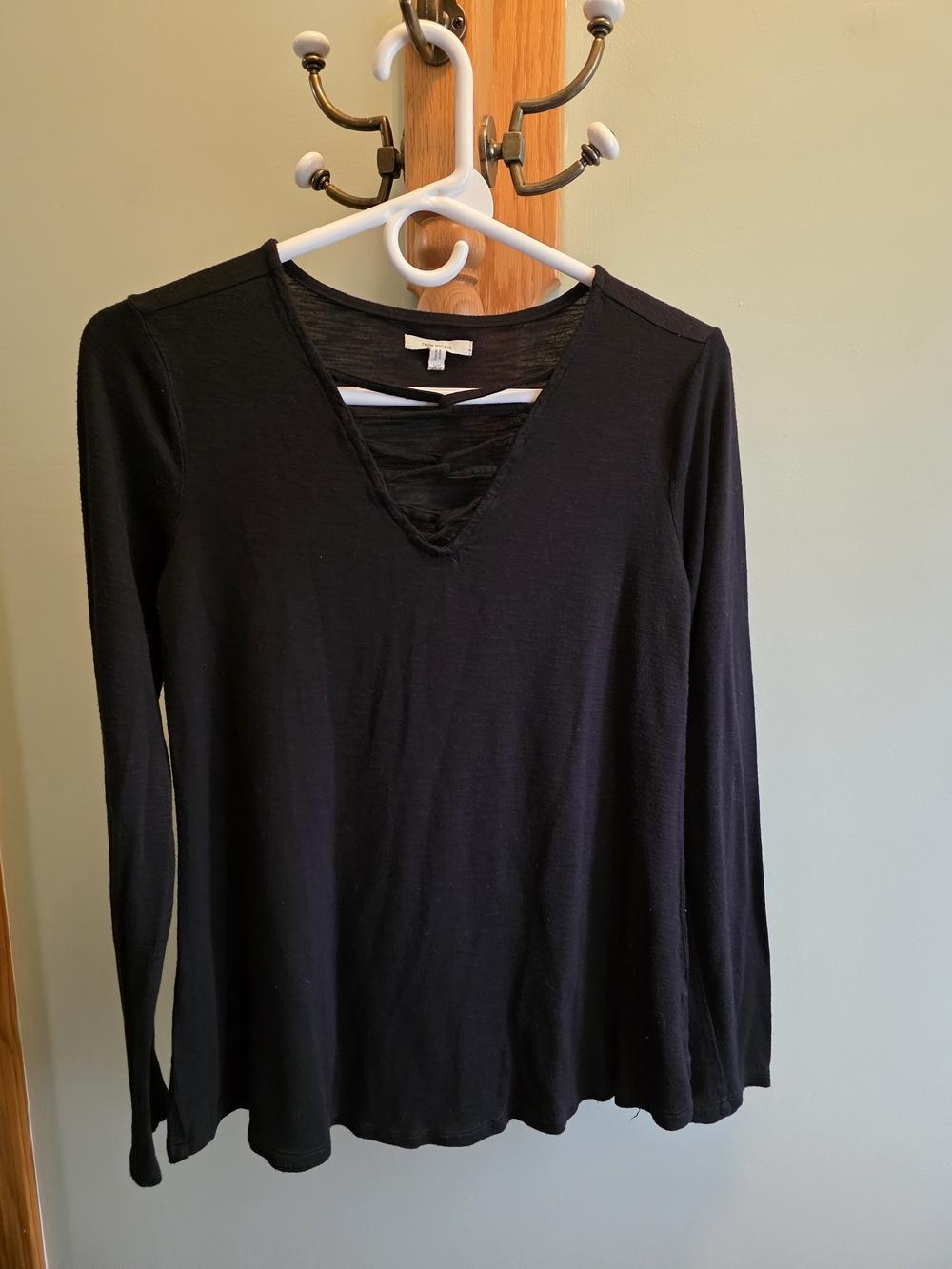 Maurices Black V-Neck Long Sleeve Top with Ladder Detail-XS